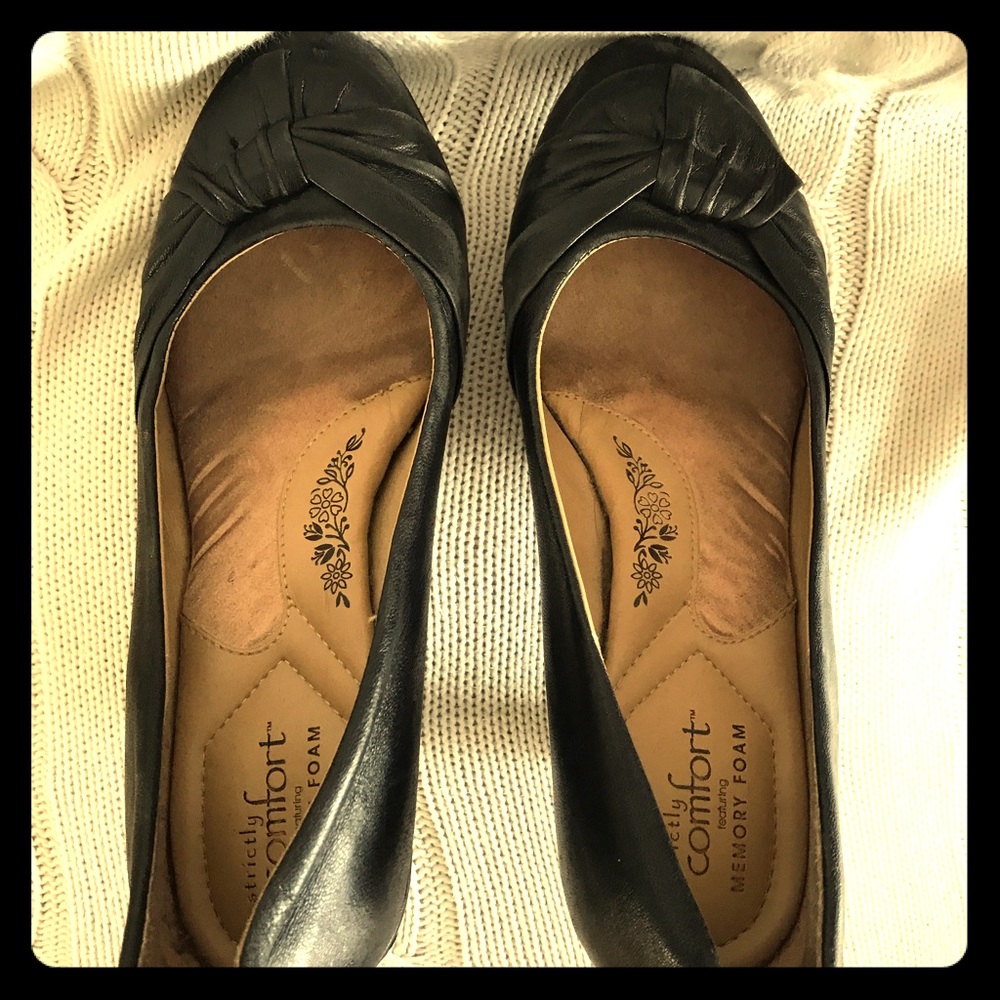 Strictly Comfort *Memory foam